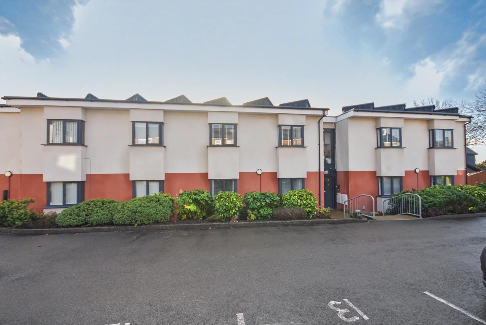 4 Romilly Views, Highfield Close Barry CF62 6NP